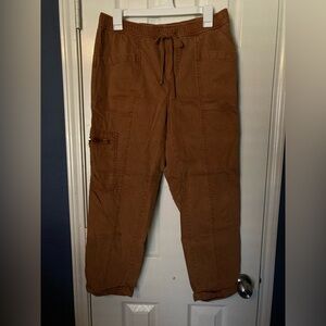 Brown Cropped Cargo Pants with Relaxed Fit and Gathered Waistband